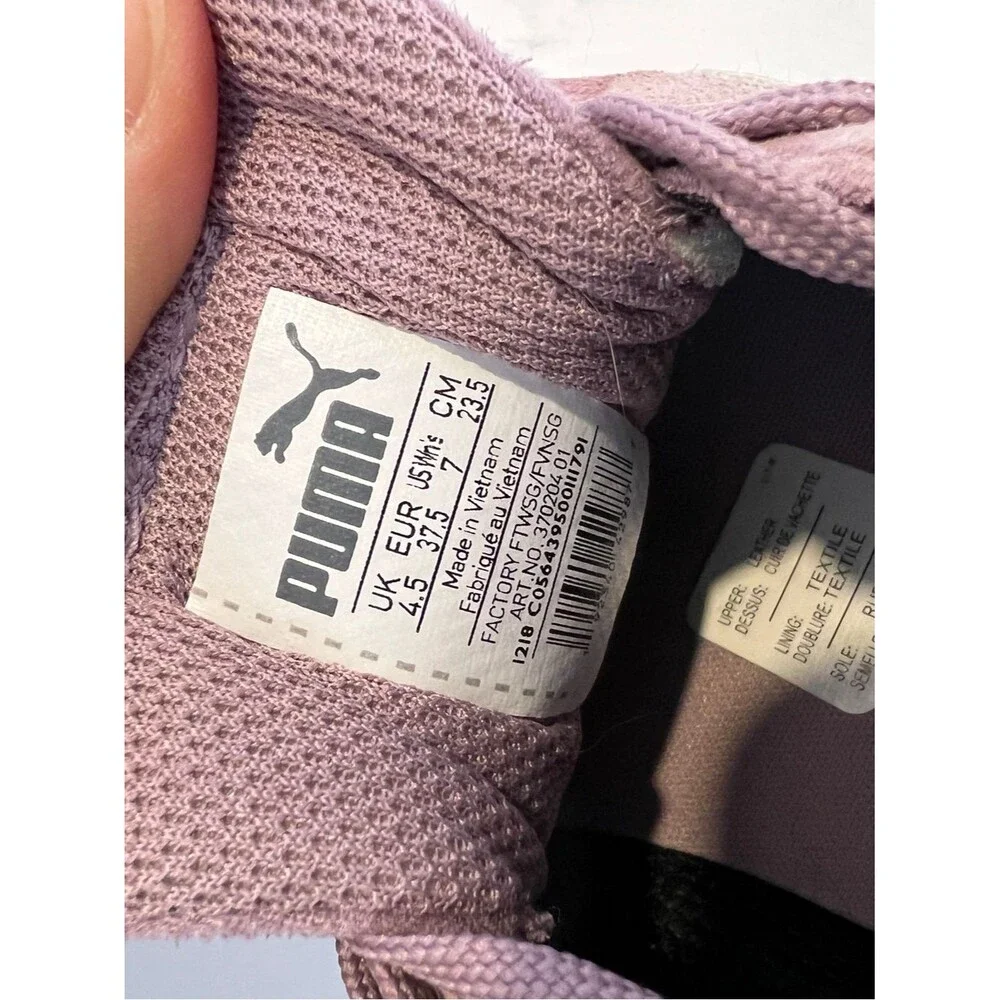 Puma Women's Suede Sneakers in Dusty Rose with White Formstrip, size 7